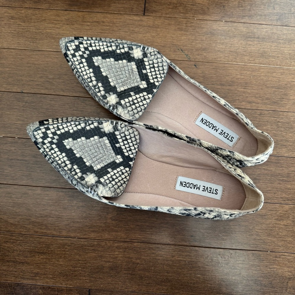 Steve Madden Snakeskin Flats - Black and Cream